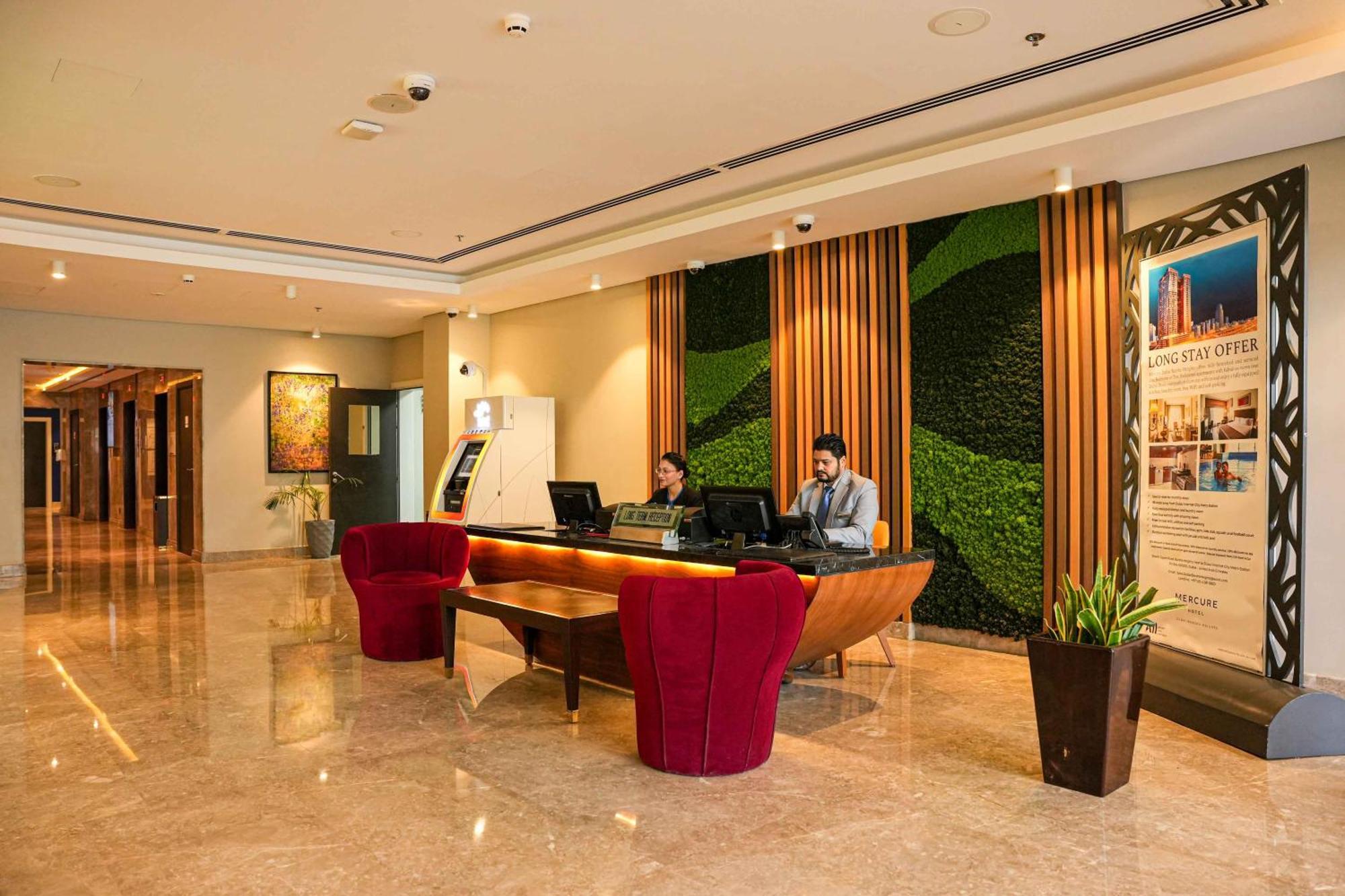 Mercure Dubai Barsha Heights Hotel Suites And Apartments Buitenkant foto