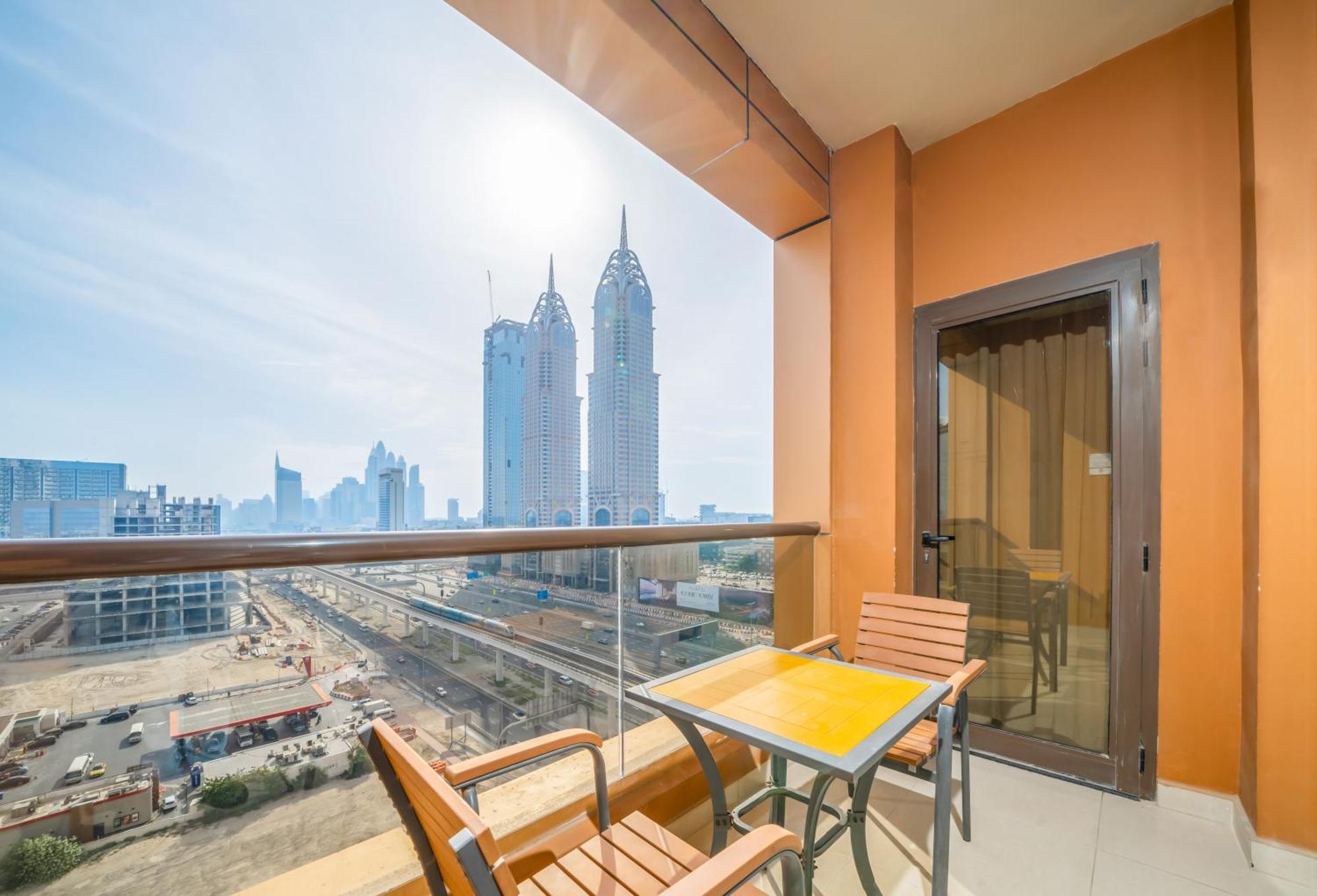 Mercure Dubai Barsha Heights Hotel Suites And Apartments Buitenkant foto