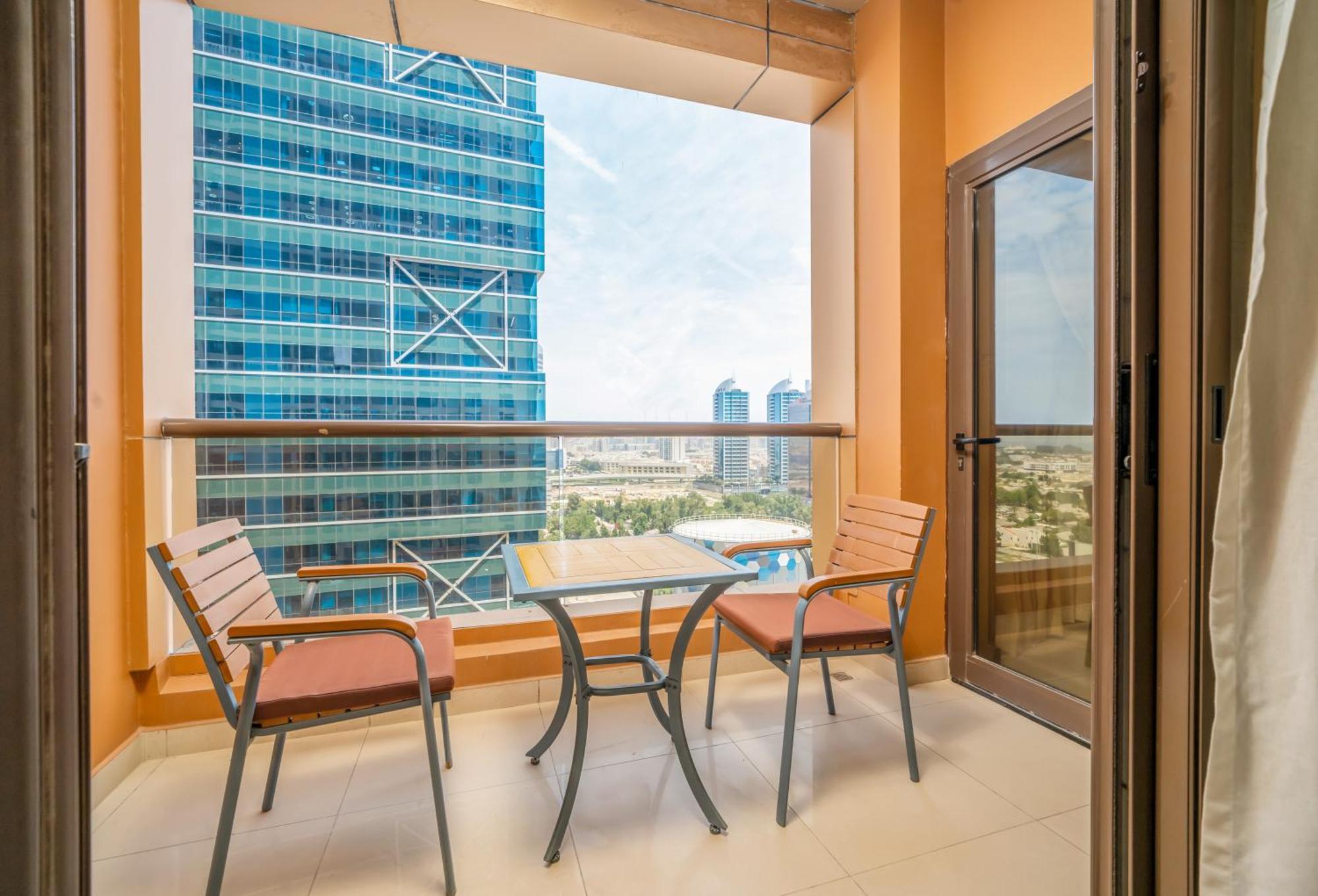 Mercure Dubai Barsha Heights Hotel Suites And Apartments Buitenkant foto