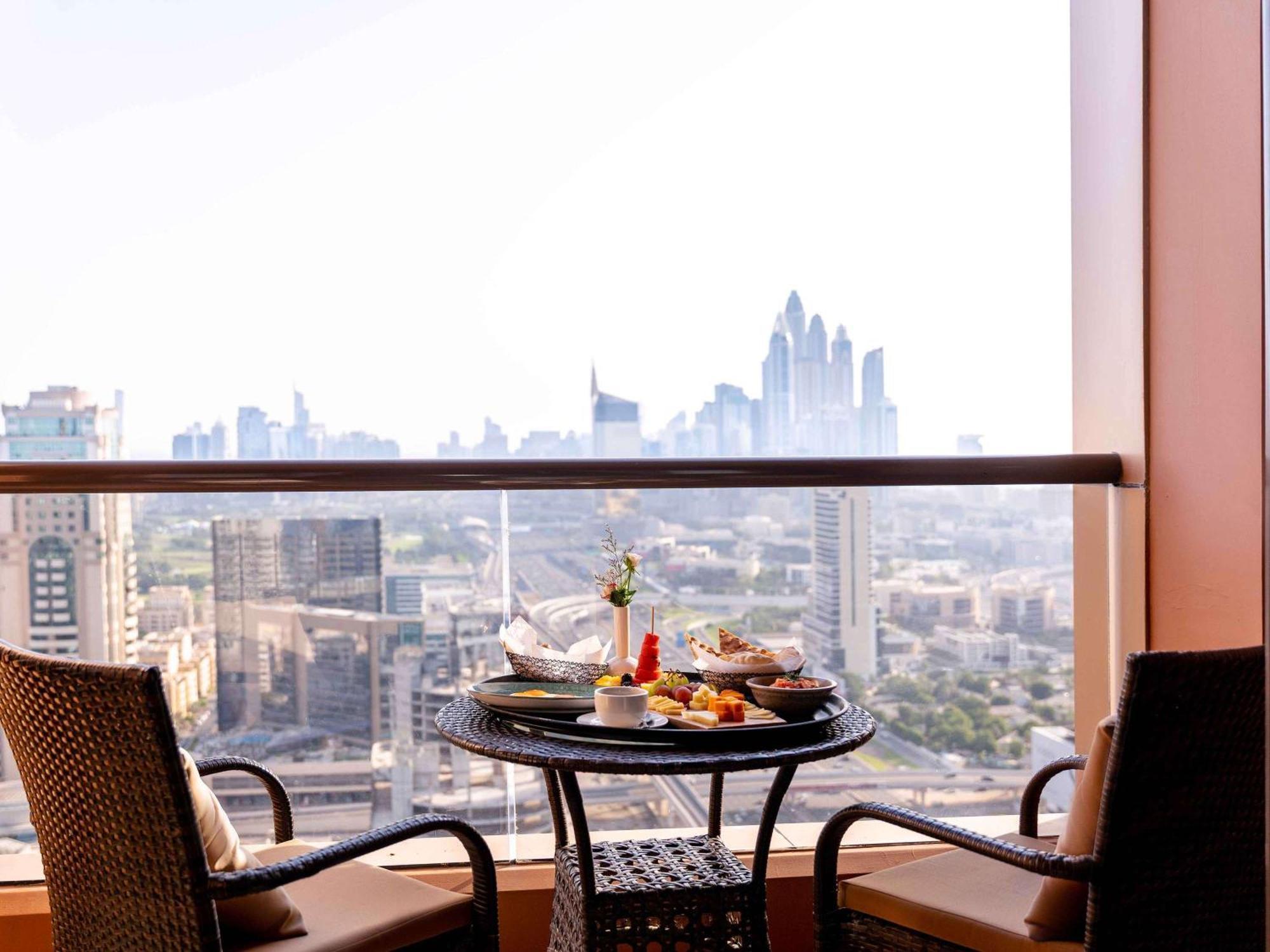 Mercure Dubai Barsha Heights Hotel Suites And Apartments Buitenkant foto