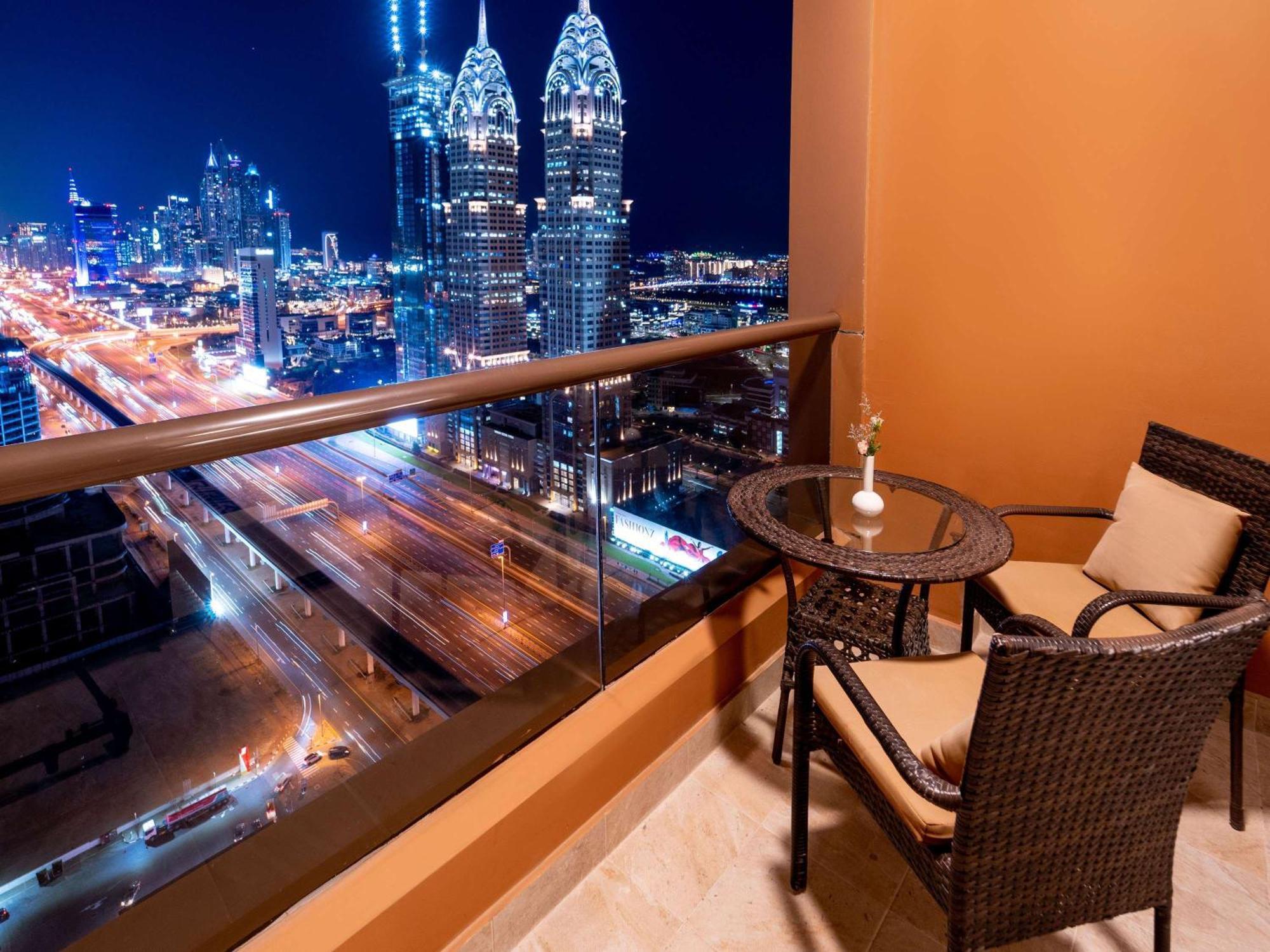 Mercure Dubai Barsha Heights Hotel Suites And Apartments Buitenkant foto